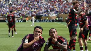 jogadores do Flamengo comemorando no Mundial de Clubes