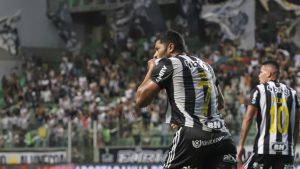 Hulk Atlético-MG comemorando
