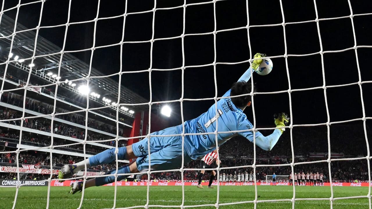 Goleiro Rossi do Flamengo na Libertadores