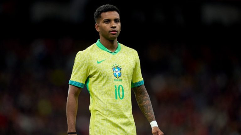 Rodrygo com a camisa do Brasil