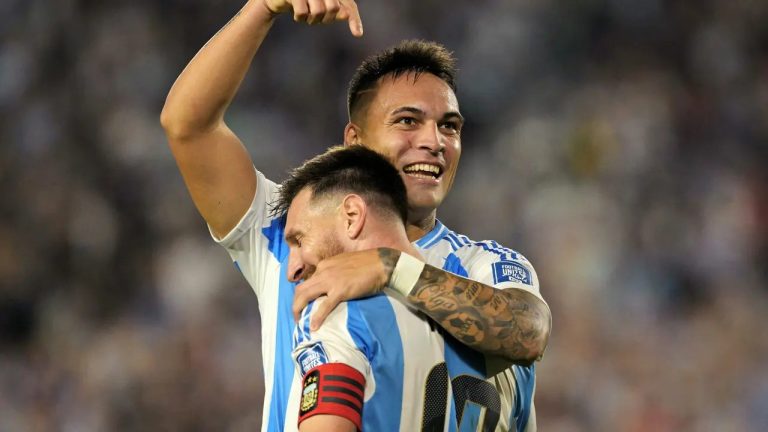 Lionel Messi e Lautaro Martínez na Seleção Argentina